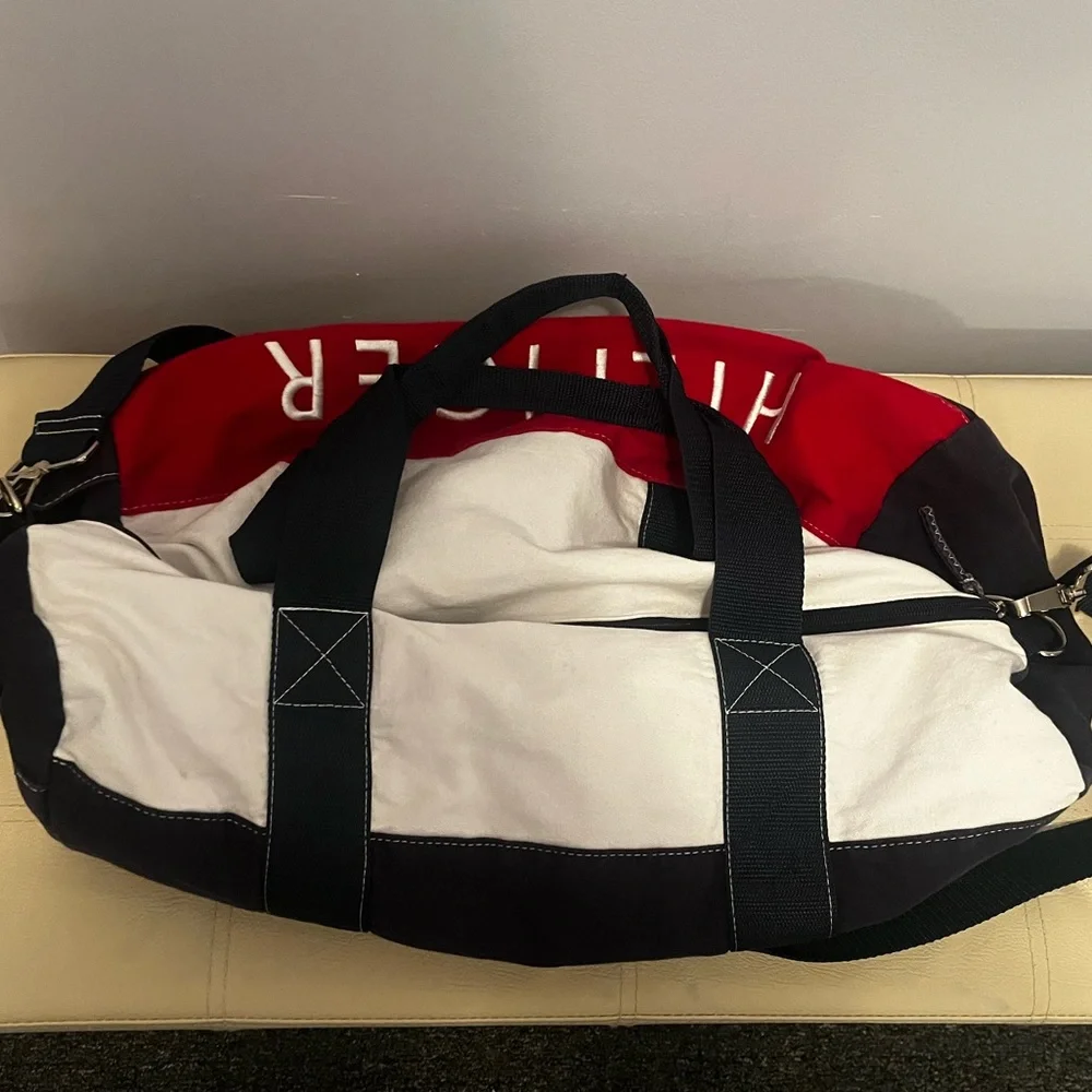 Tommy Hilfiger Duffle bag